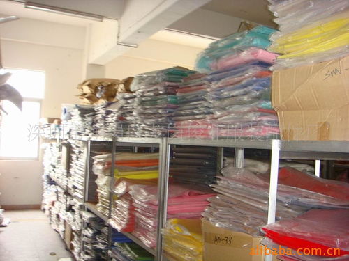 龍崗俊業(yè)服裝配件廠 專業(yè)服裝出租服務(wù)，助力您的多元需求